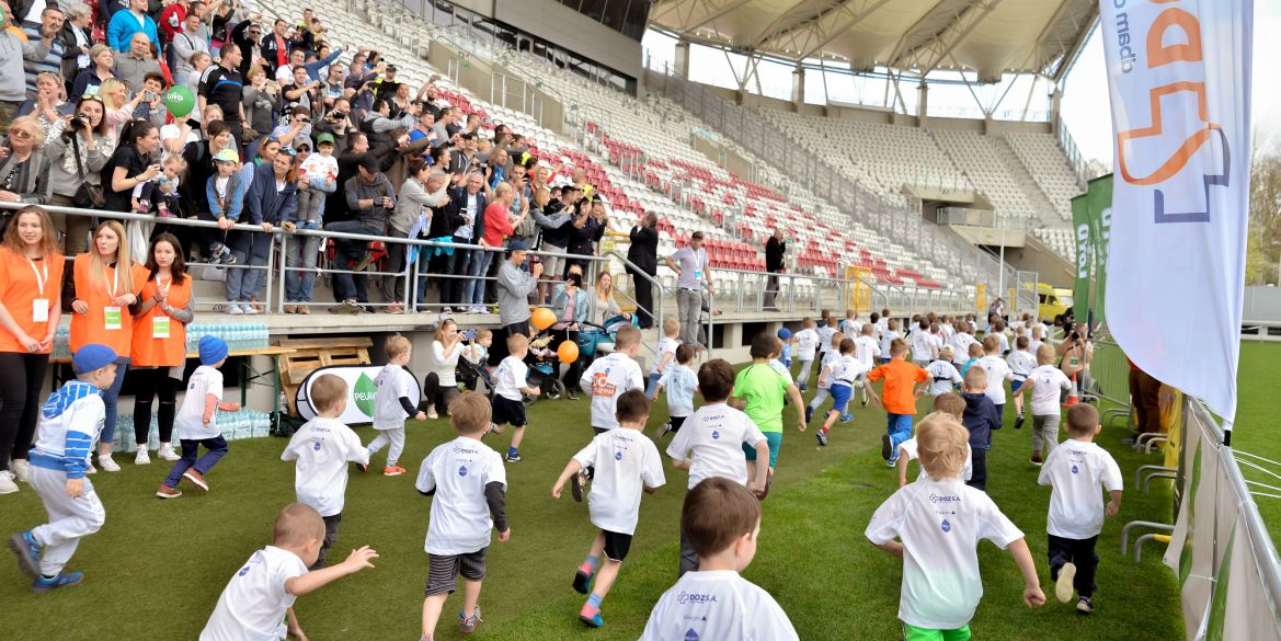 DOZ Łódź Marathon 2018 reaches finish line. It was fast and loud!